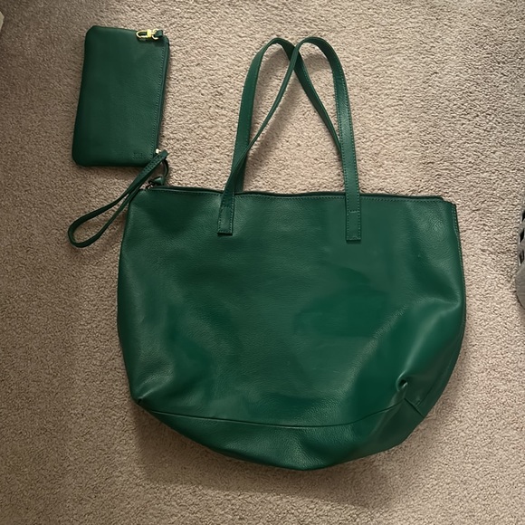 Green joy Mangano purse with removable clutch - Picture 3 of 12